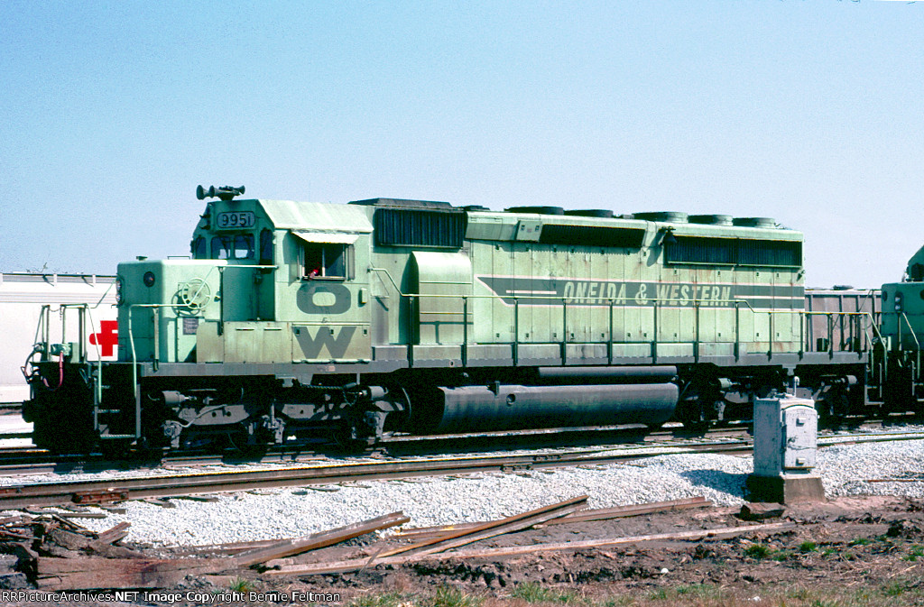Oneida & Western (OWTX) SD40-2 #9951, leading a Shamrock Coal Company train by Tilford Yard,